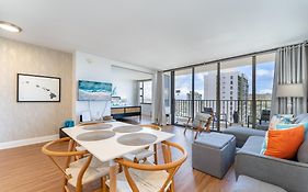 Waikiki Banyan W-Ocean Views With Free Parking!